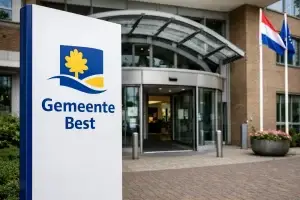Realistische foto van het gemeentehuis in Best overdag